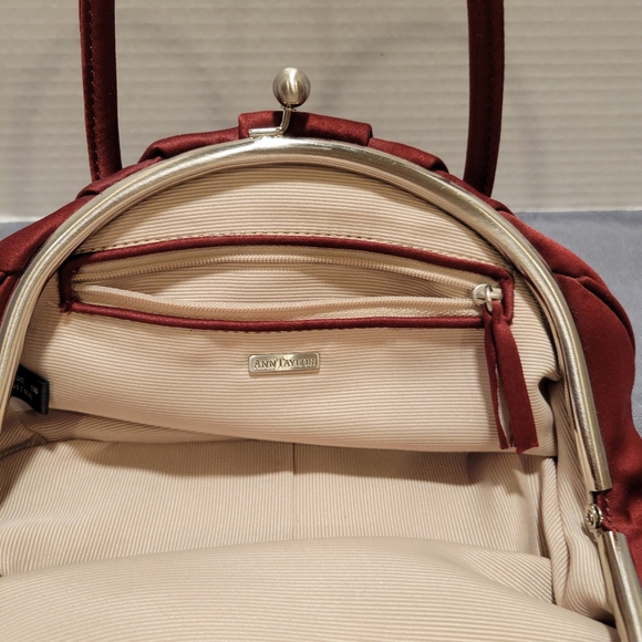 💚EUC~ ANN TAYLOR EVENING BAG - Picture 9 of 9